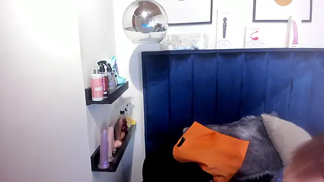 Alaia Cute online show from 04-10-26, 03:13