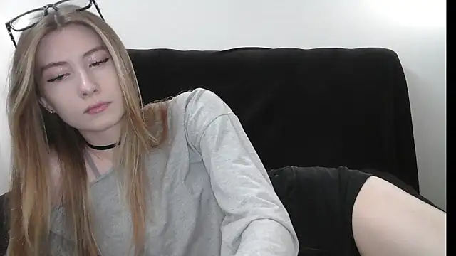 ErikaShyy online show from 05-12-26, 11:49