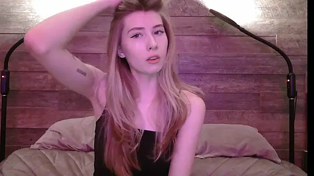 ErikaShyy online show from 03-11-25, 12:28