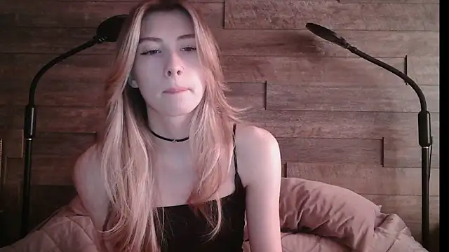 ErikaShyy online show from 03-18-25, 10:50