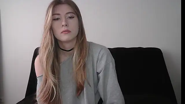 ErikaShyy online show from 10-22-25, 10:58