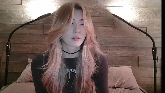 ErikaShyy online show from 03-10-25, 07:33