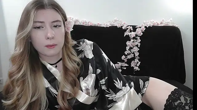 ErikaShyy online show from 04-22-26, 12:01