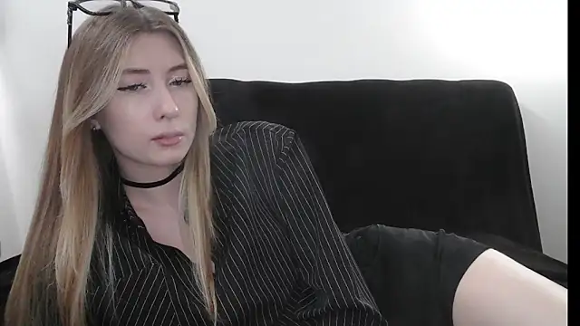 ErikaShyy online show from 05-07-26, 11:13