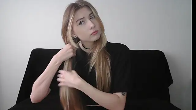 ErikaShyy online show from 10-03-25, 09:33