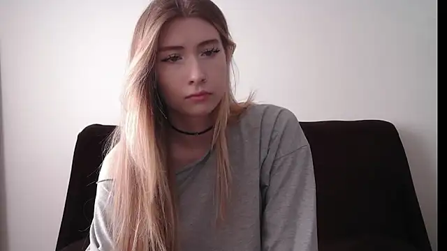 ErikaShyy online show from 09-26-25, 10:00