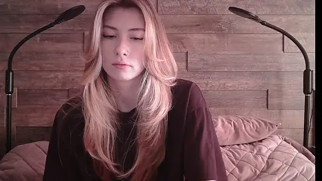 ErikaShyy online show from 03-07-25, 10:24