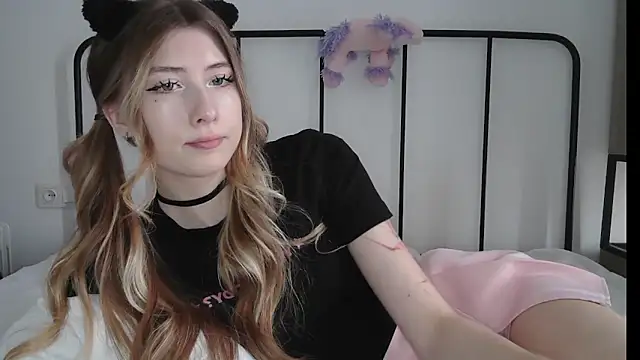 ErikaShyy online show from 07-06-26, 10:00