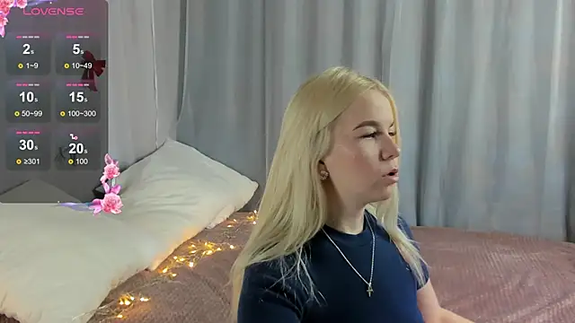 Tasty booty online show from 12-17-25, 01:10