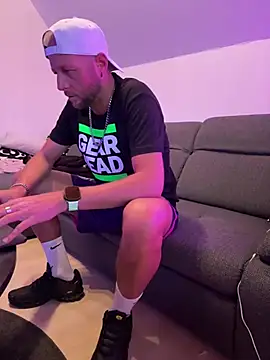 nikeaddicted2 online show from 01-18-26, 08:07