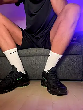 nikeaddicted2 online show from 11-30-25, 05:19