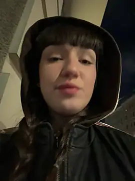 Snapshot of Sophie_Avory chatting on 03-16-25, 06:01 Sophie Avory online show from 03-16-25, 06:01