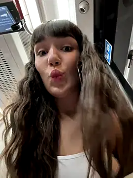 Snapshot of Sophie_Avory chatting on 09-11-25, 05:24 Sophie Avory online show from 09-11-25, 05:24