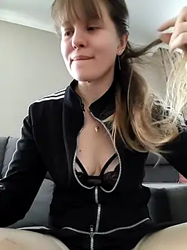 Snapshot of astiSWEET chatting on 02-16-26, 08:24 astiSWEET online show from 02-16-26, 08:24