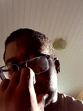 Snapshot of Jeanlaurent972 chatting on 10-18-25, 08:22 Jeanlaurent972 online show from 10-18-25, 08:22