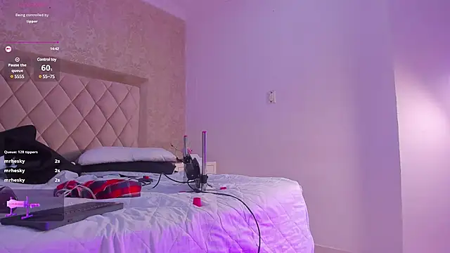 Snapshot of LiaFlowers chatting on 01-14-25, 01:26 LiaFlowers online show from 01-14-25, 01:26