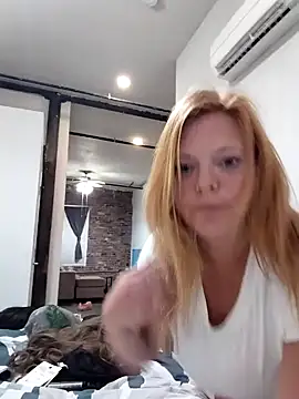I am HER318 online show from 10-06-25, 01:40