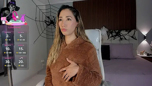 Emma23   online show from 10-18-25, 05:53