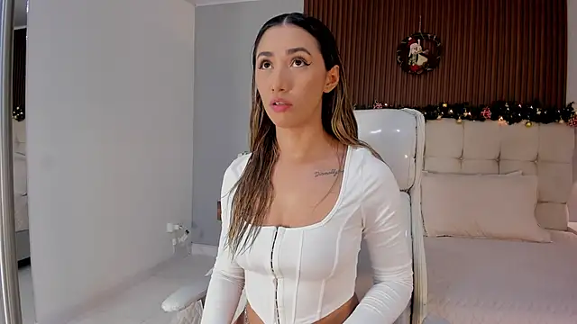 Emma23   online show from 12-02-25, 06:15