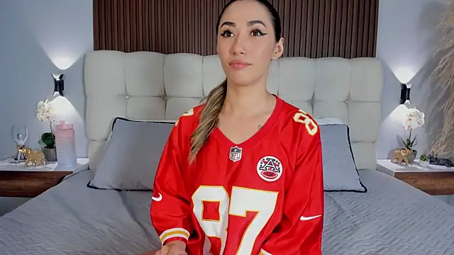 Snapshot of Emma23__ chatting on 07-12-26, 07:42 Emma23 online show from 07-12-26, 07:42