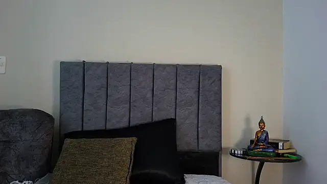 GabrielaMK online show from 10-22-25, 11:53