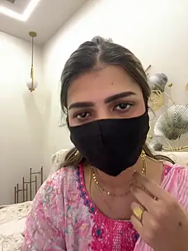 Snapshot of MaYaa__11 chatting on 02-17-26, 07:05 MaYaa 11 online show from 02-17-26, 07:05