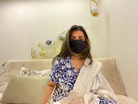 Snapshot of MaYaa__11 chatting on 02-25-26, 07:19 MaYaa 11 online show from 02-25-26, 07:19