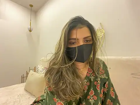 MaYaa  11 online show from 04-07-26, 07:10