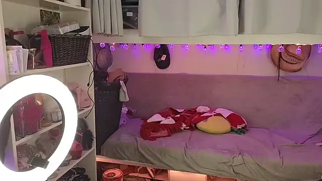 cunty tranny lydia online show from 12-17-25, 06:18