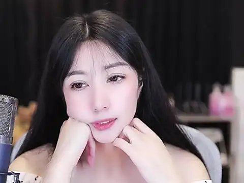 Nuyoah-77 online show from 09-16-25, 05:14