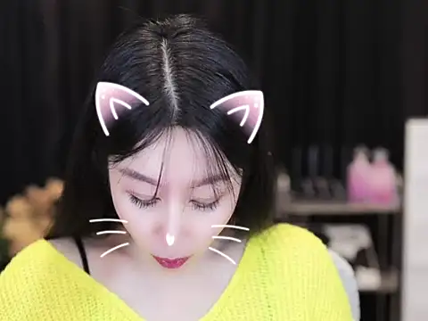 Nuyoah-77 online show from 10-04-25, 03:57