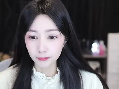 Nuyoah-77 online show from 12-20-25, 07:55