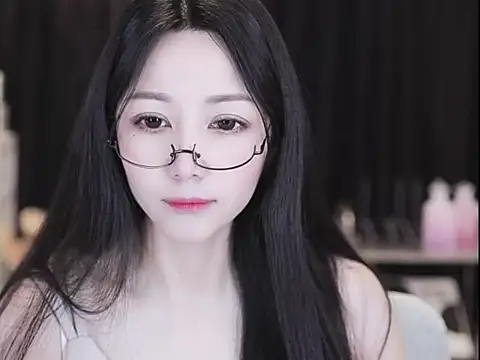 Nuyoah-77 online show from 04-21-26, 05:36