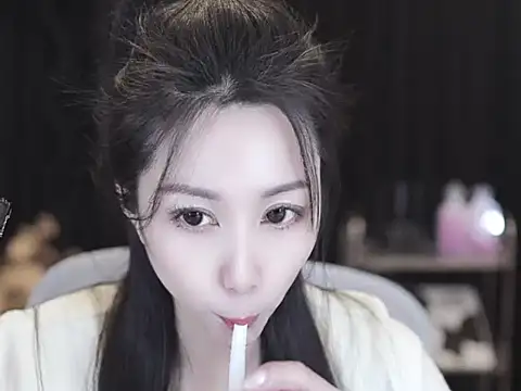 Nuyoah-77 online show from 02-18-26, 01:18