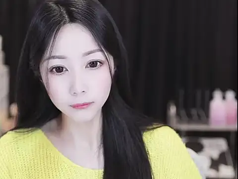 Nuyoah-77 online show from 04-22-26, 05:47