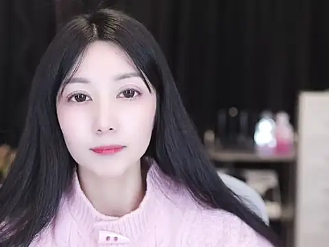 Nuyoah-77 online show from 12-17-25, 02:22