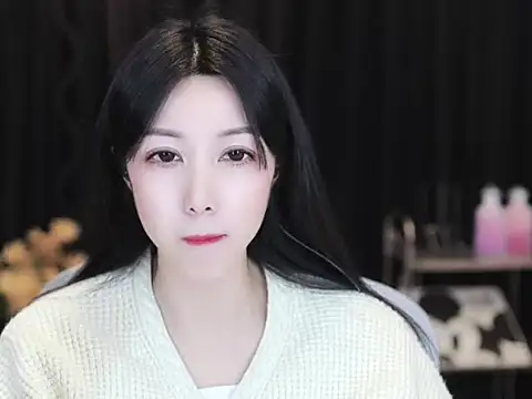 Nuyoah-77 online show from 01-18-26, 01:47