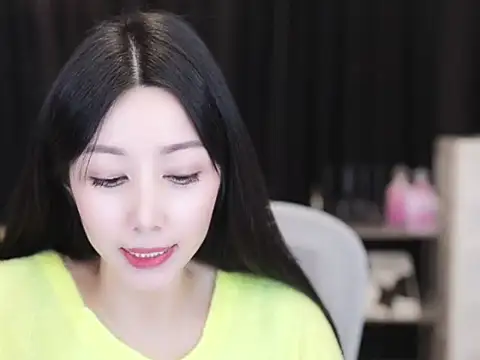 Nuyoah-77 online show from 11-15-25, 04:00