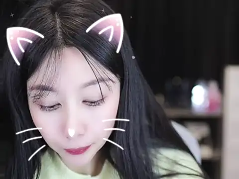 Nuyoah-77 online show from 12-16-25, 08:40