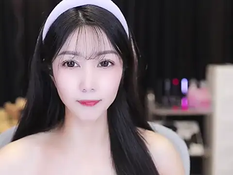 Nuyoah-77 online show from 10-14-25, 03:56