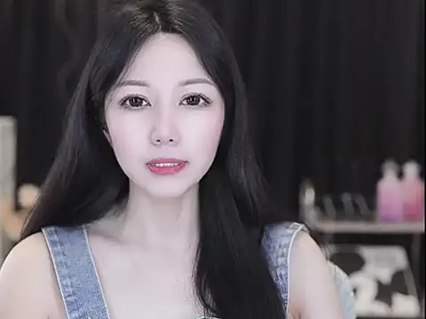 Nuyoah-77 online show from 04-17-26, 05:54