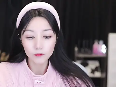 Nuyoah-77 online show from 12-04-25, 01:32