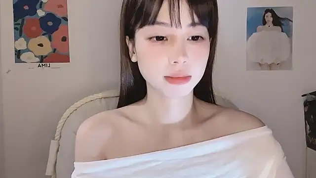 -Hottie online show from 11-17-25, 04:11