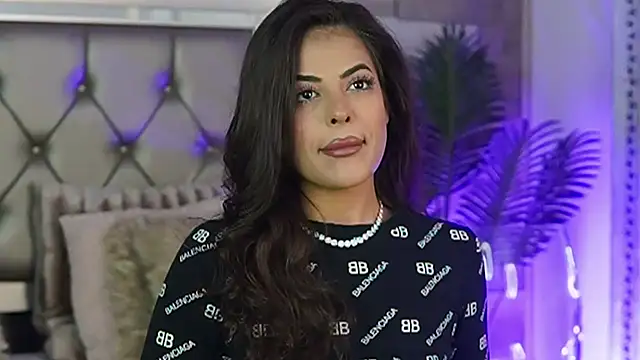 KeylaConner online show from 10-17-25, 01:31