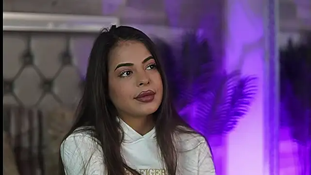 KeylaConner online show from 10-14-25, 03:51