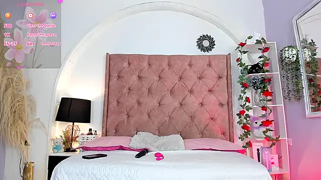 LadyAvalon online show from 09-19-25, 06:12