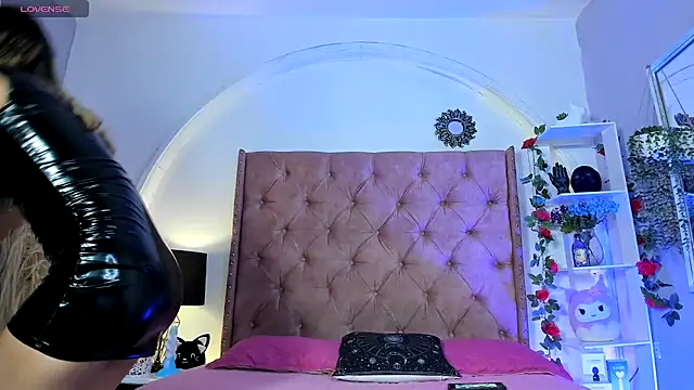 LadyAvalon online show from 11-06-25, 06:01