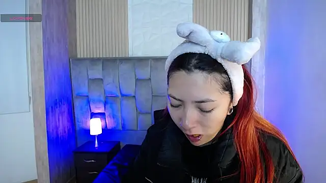 Mia Rinn online show from 10-15-25, 01:52