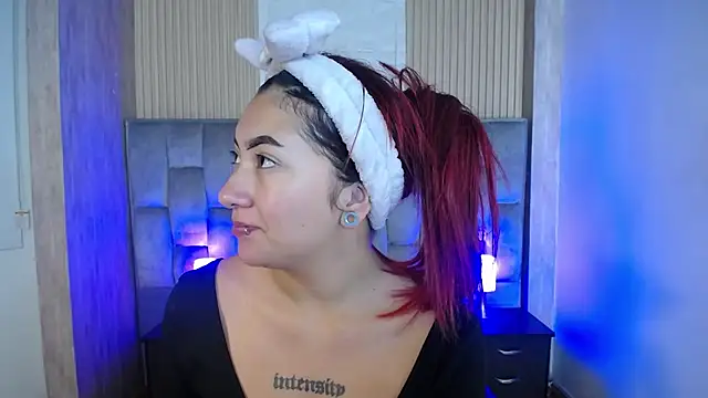 Mia Rinn online show from 10-06-25, 01:45