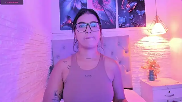 Snapshot of graceymilf666 chatting on 03-18-25, 11:22 graceymilf666 online show from 03-18-25, 11:22